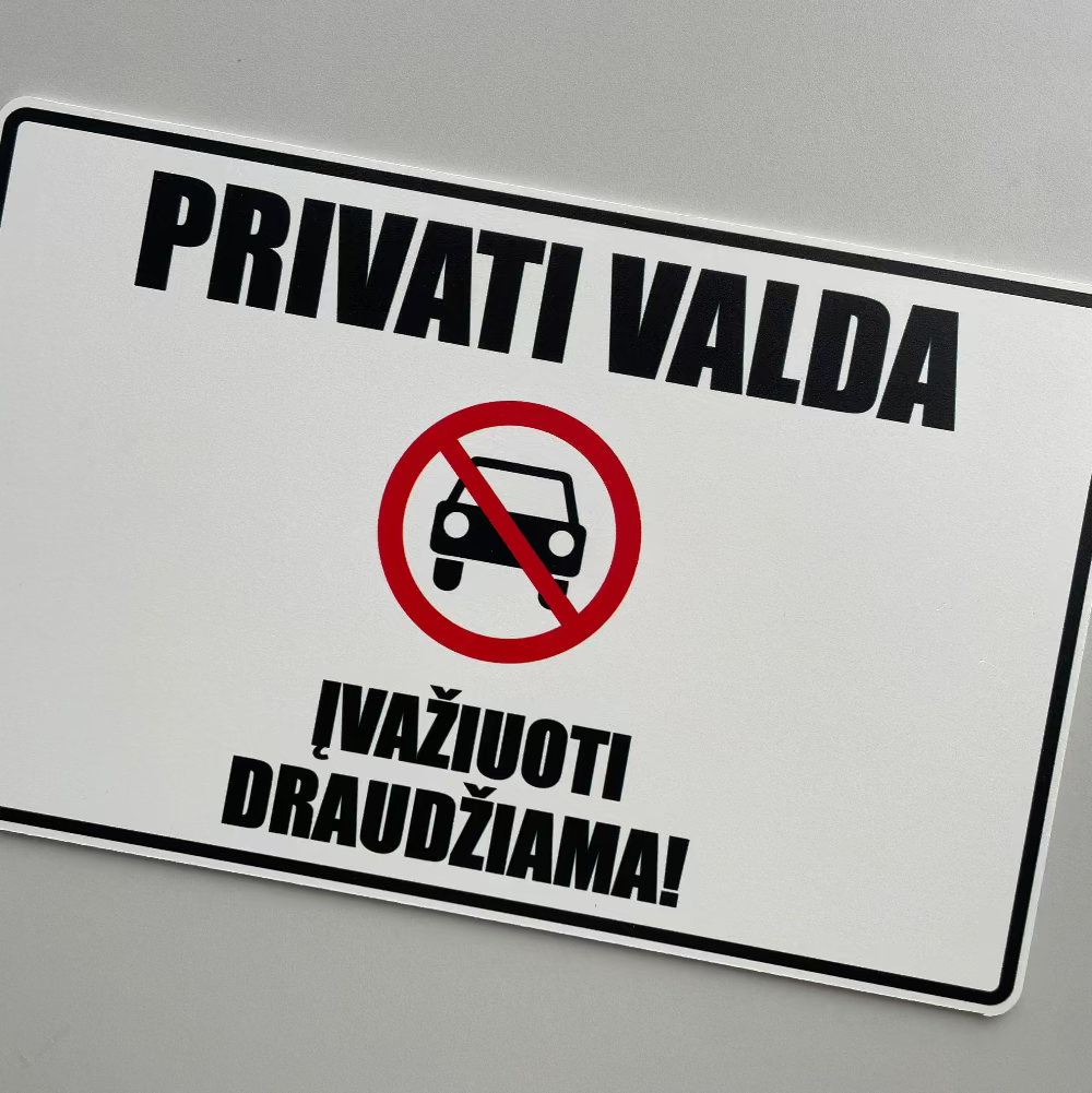 PRIVATI-VALDA-ZENKLAS-IVAZIUOTI-DRAUDZIAMA-LENTELE-BALTA