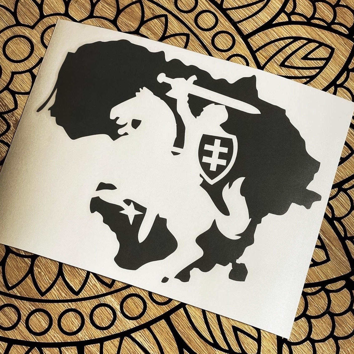 Vyčio lipdukas juodas LT kontūras