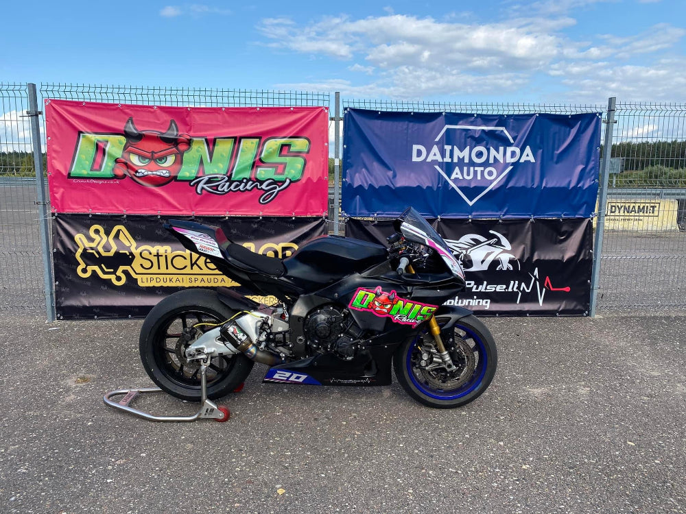 lipdukai ant motociklu